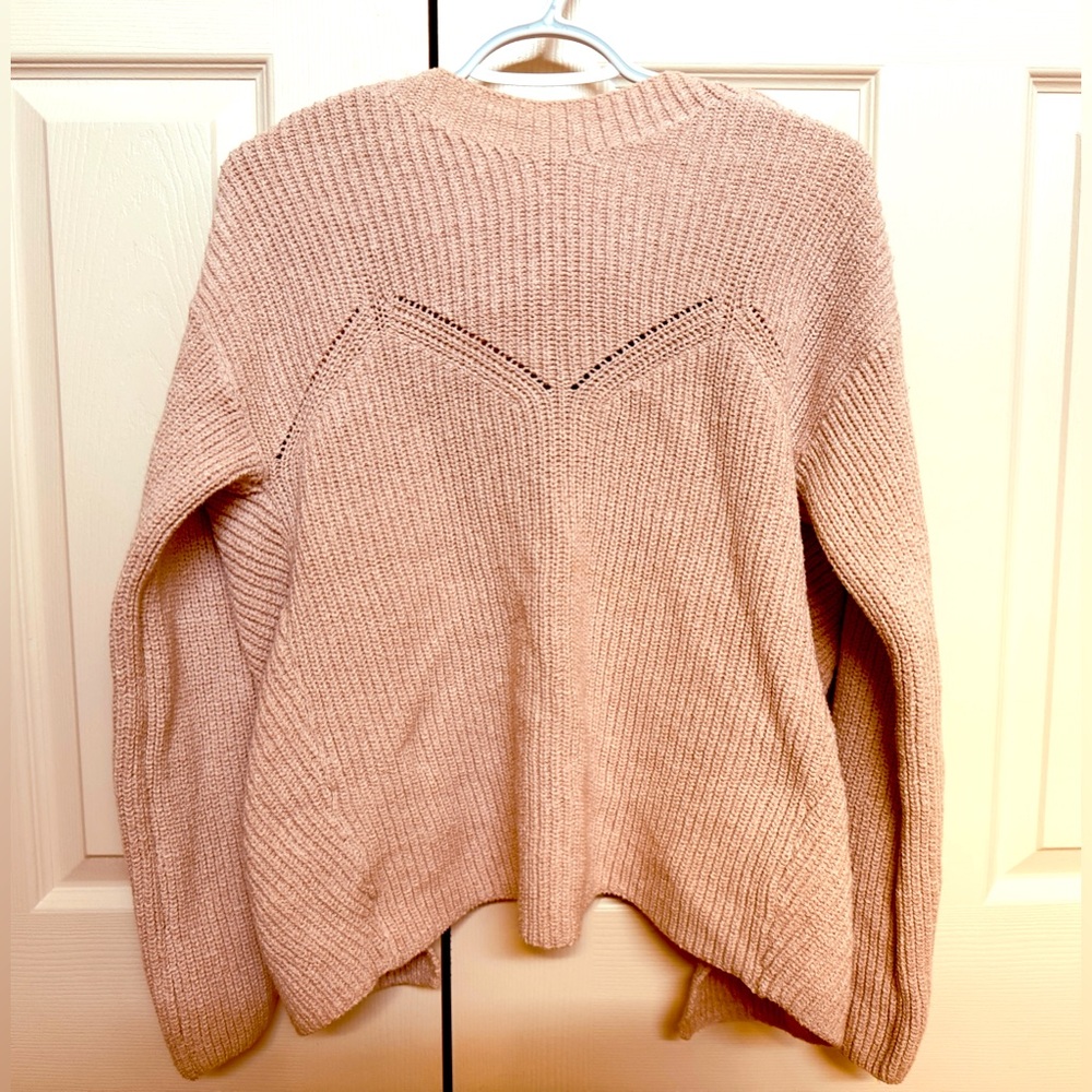 Beautiful H&M knit sweater with split back size XS